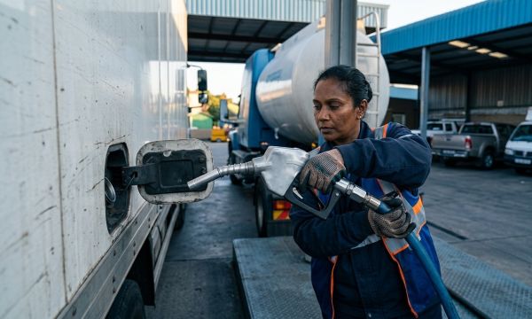 Gestion carburant flotte entreprise : stratégies efficaces pour réduire les coûts