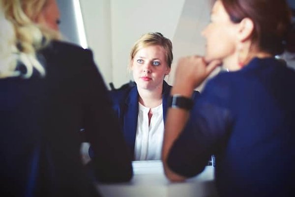 Comment se préparer à un entretien d'embauche : Le guide complet