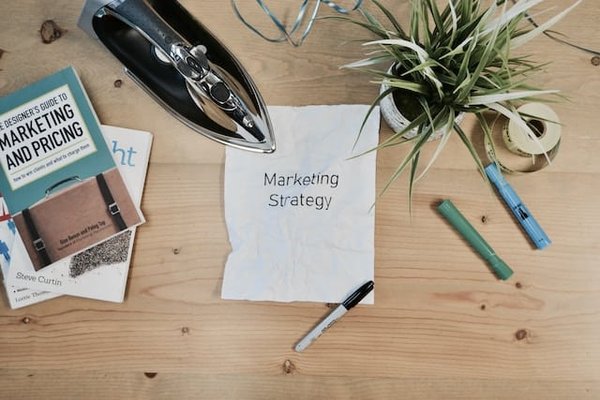 Tendances du marketing en 2023 - Comment les entreprises peuvent s'adapter aux nouveaux changements.
