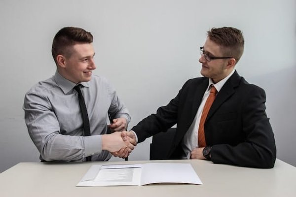 Comment choisir le bon prestataire pour externaliser ses services ?